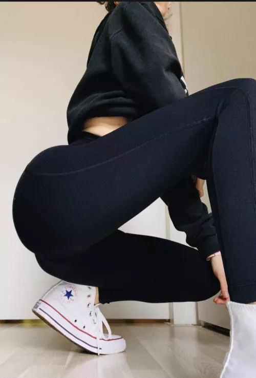 Staying comfy while running errands [F]