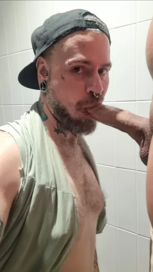 Sucking a big fat Brazilian cock in the toilets of my local supermarket