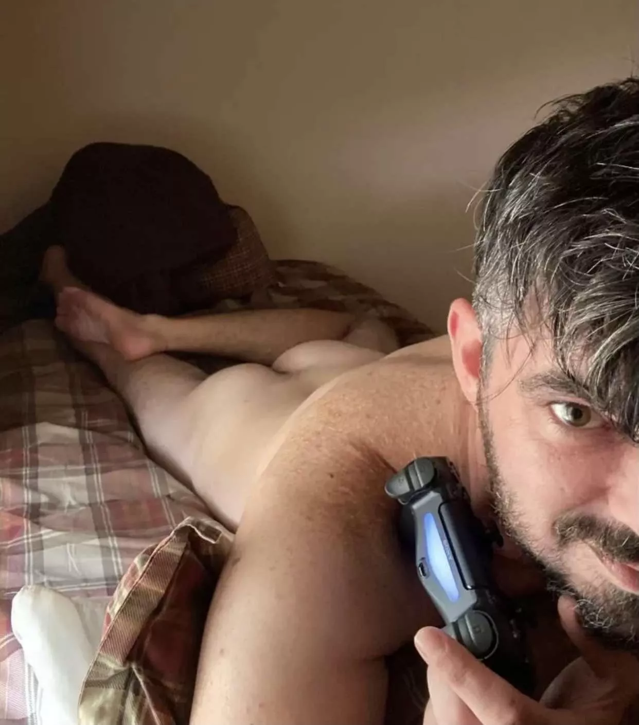 The last of us is a one player, but I could use a player 2