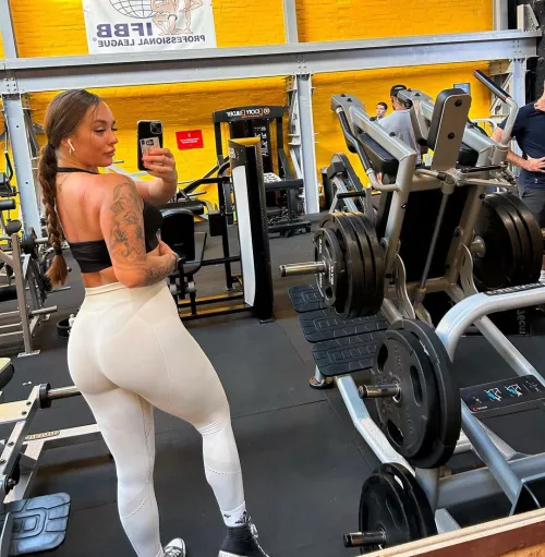 Tight leggings are the best