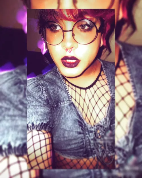 tried a new outfit, what do y'all think:)