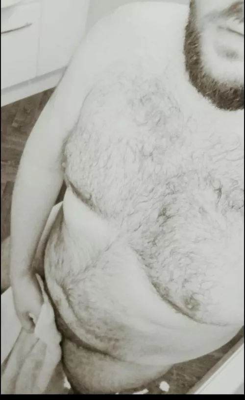 Trying to get confident in my body. Back on the weightlifting 2023.