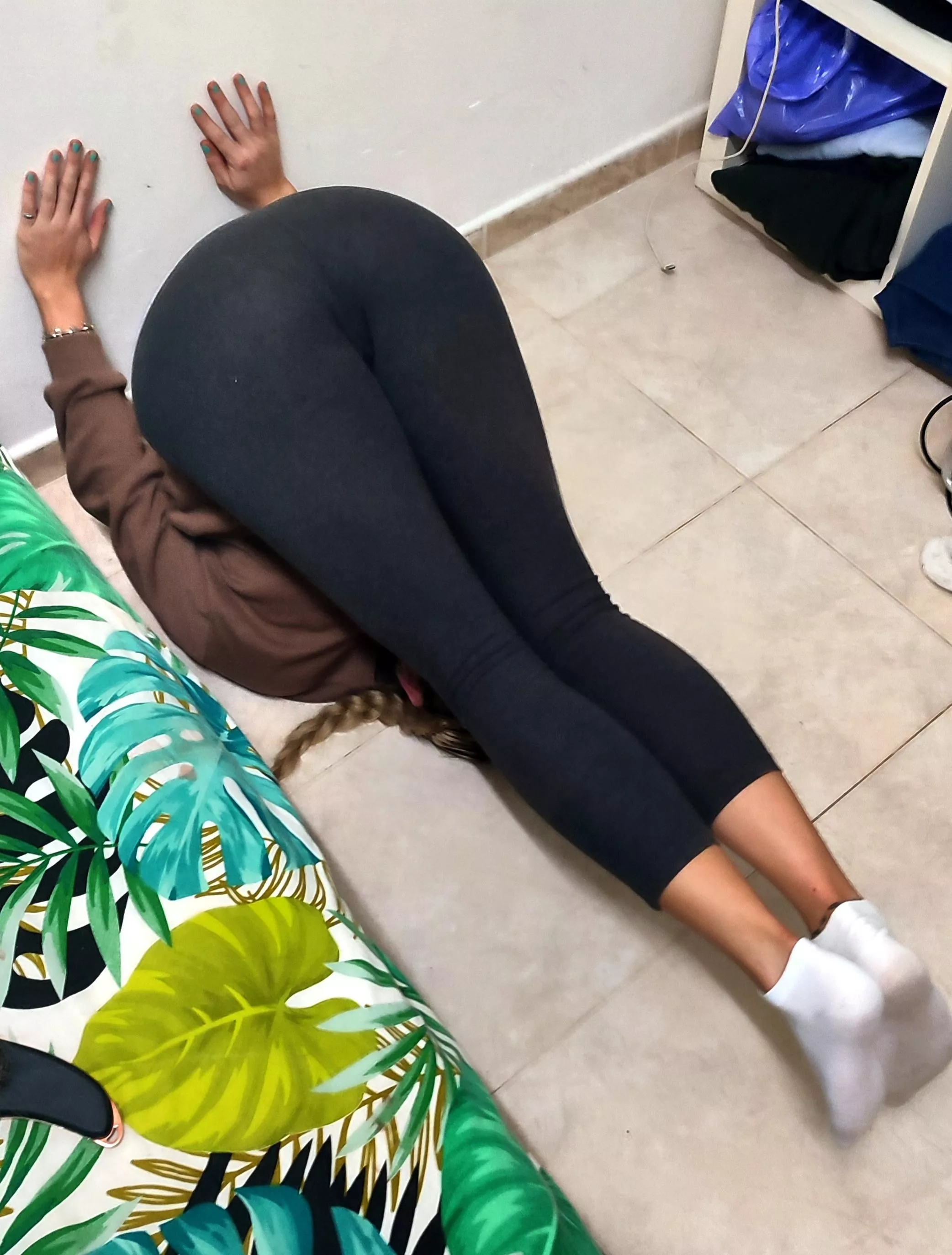 Wanna help me strech 😇