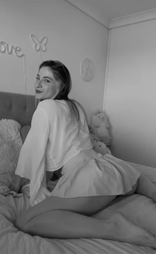 What would you do of that skirt? 🤭