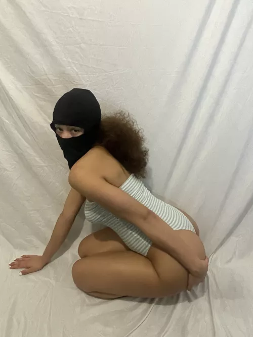 which is harder: Breaking up with someone toxic or Staying with someone toxic