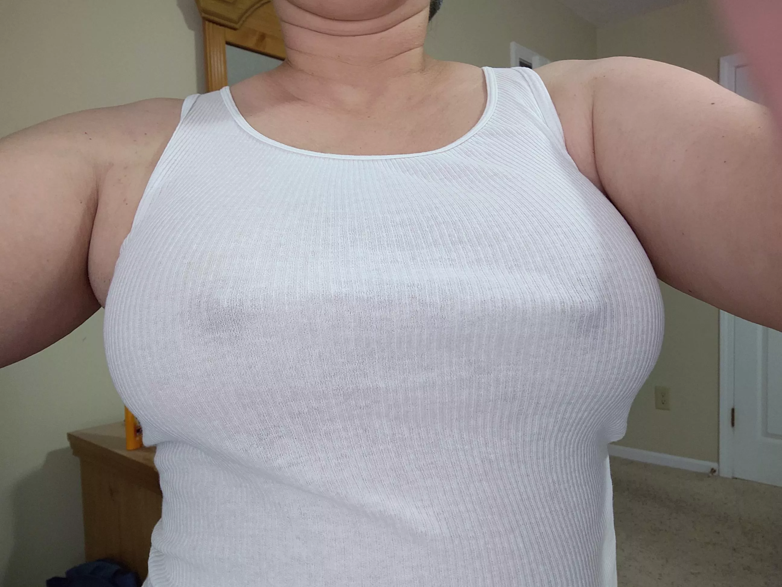 who needs a bra [F52]
