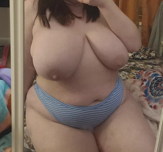 wondering what you think of my new panties 💘