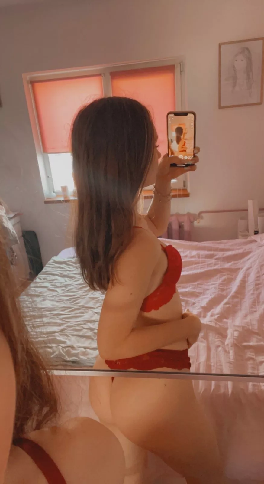 Would you love her big natural tits & ass!