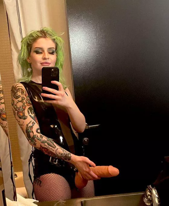 Your hole is mine 🔪