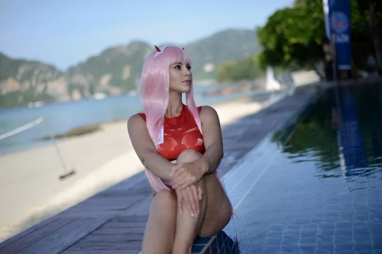 Zero Two from Darling in the Franxx Cosplay by Yuna Kairi