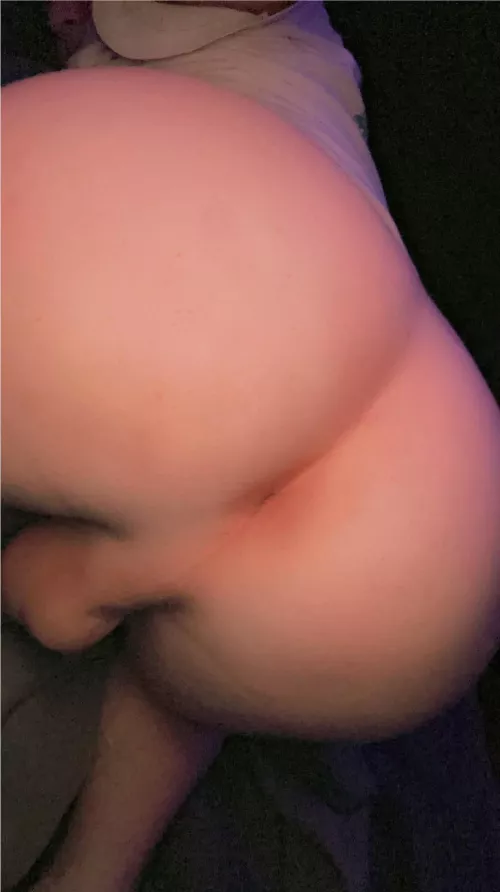 (18) Can I have a kiss 💋 on my cheek plz ;)