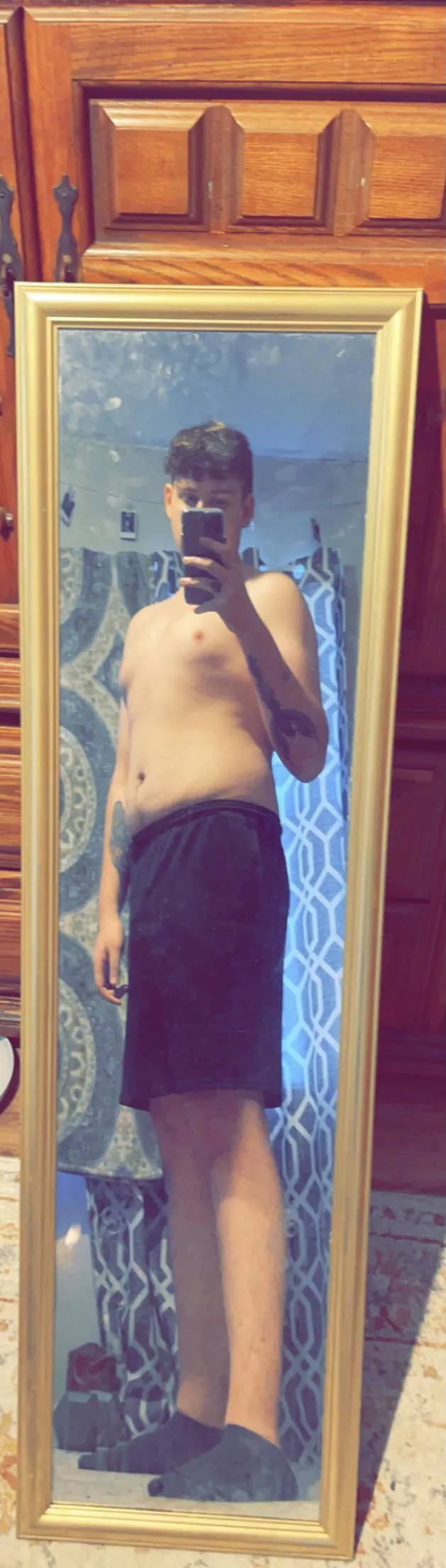 20 year old 6’0. guess how fat i am in the comments.