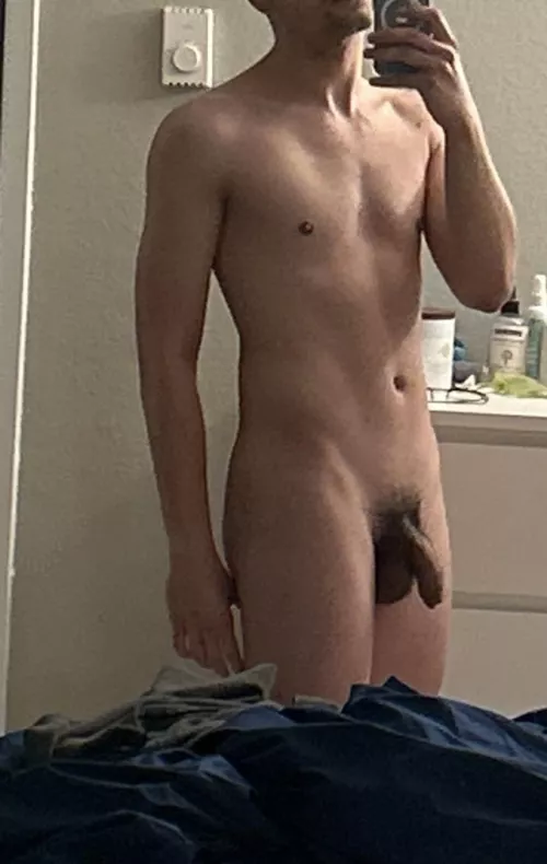 21 - Need some good bottom boys to make me hard. @henry_twink