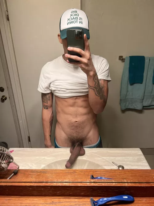 23 M 4 F ❗️ Could I fuck your wife or mom ? 😈