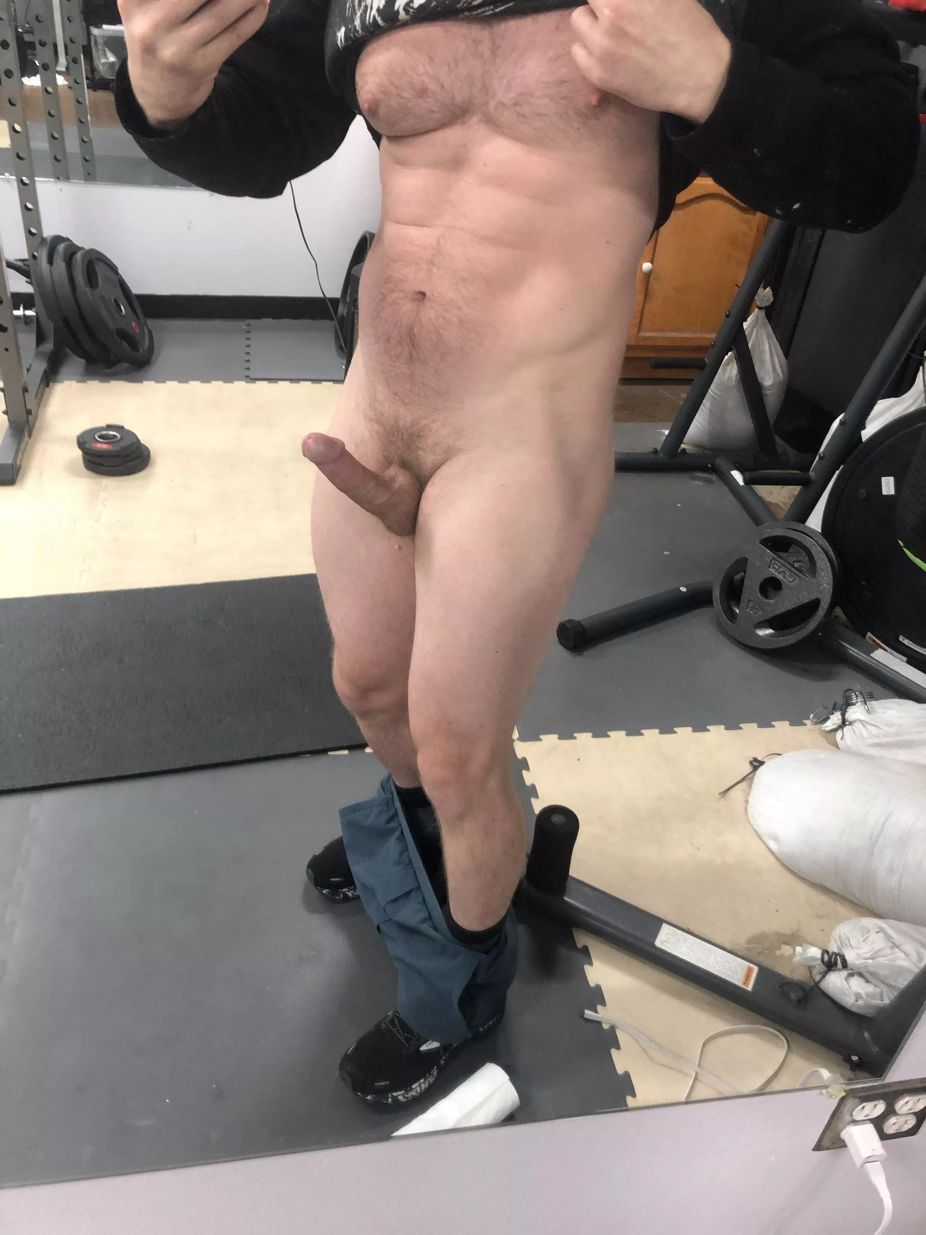 (28) US artist, say hi