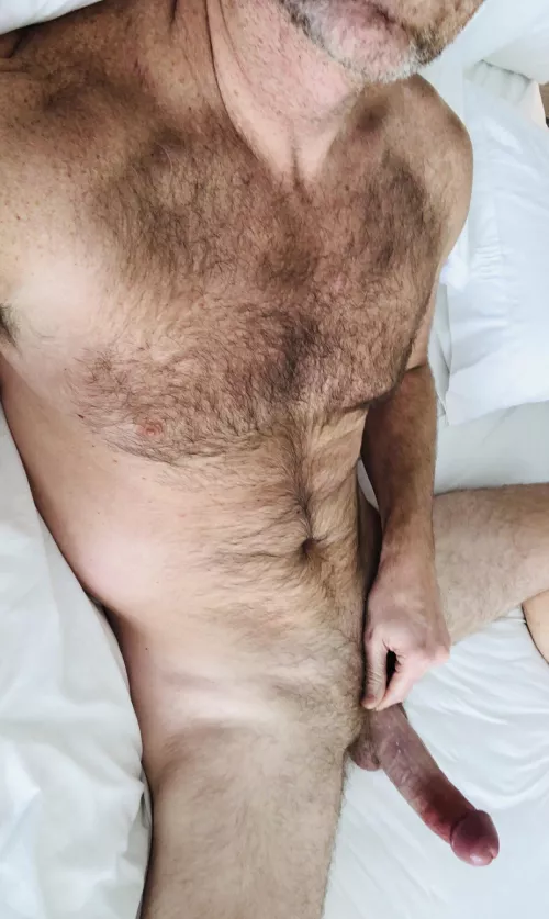 [41] Daddy wants you to come to bed now.