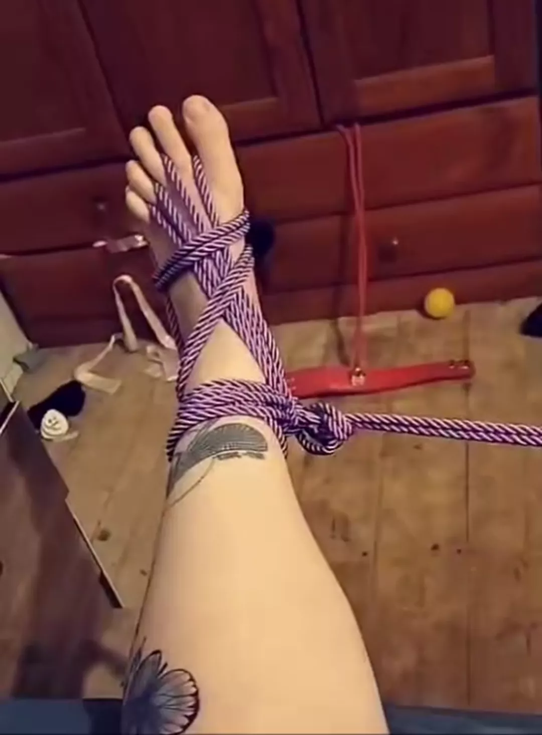 Anyone here like restrained feet/toes? Or just bare feet? Failed to actually take a nice photo so screen shot from vid🤦‍♀️