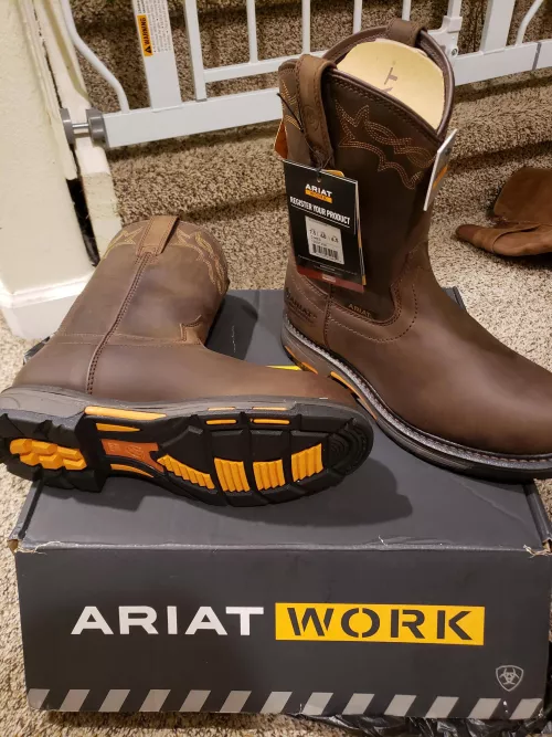 Ariat workhogs. Great boots till now. Help with fitting?