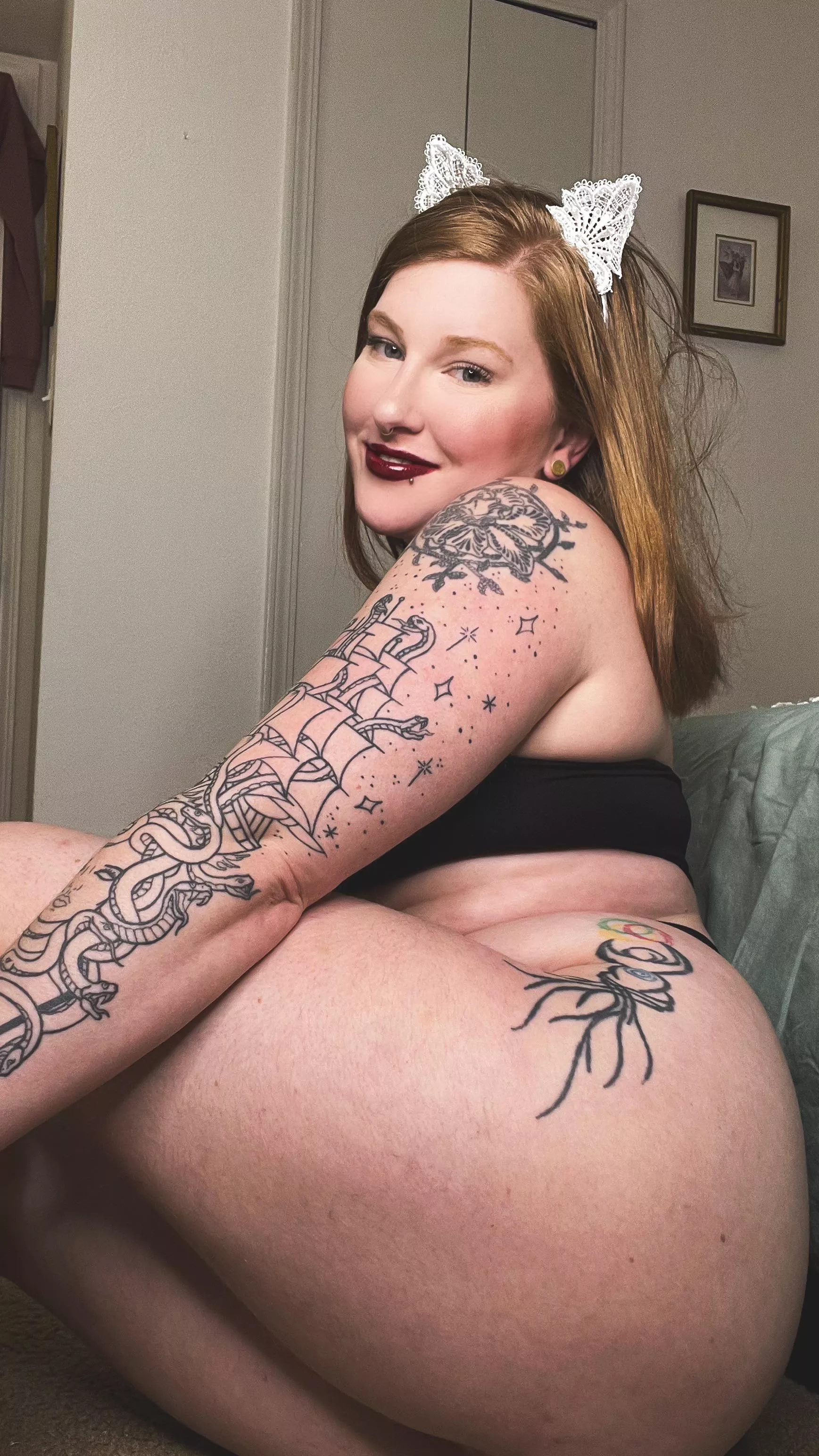 bet I could crush you with these thighs