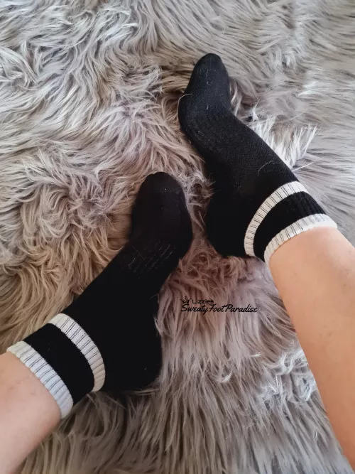 Black and white crews 🔥 Hot hot hot 😏 (Selling)