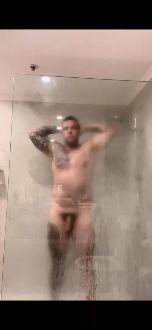 Come join me in the shower and suck me off