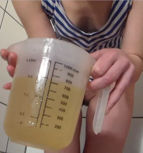 Could you handle that much tasty pee from a beautiful young women :*?