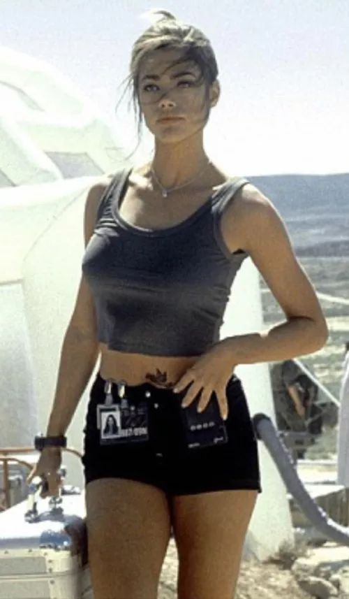 Denise Richards 1999