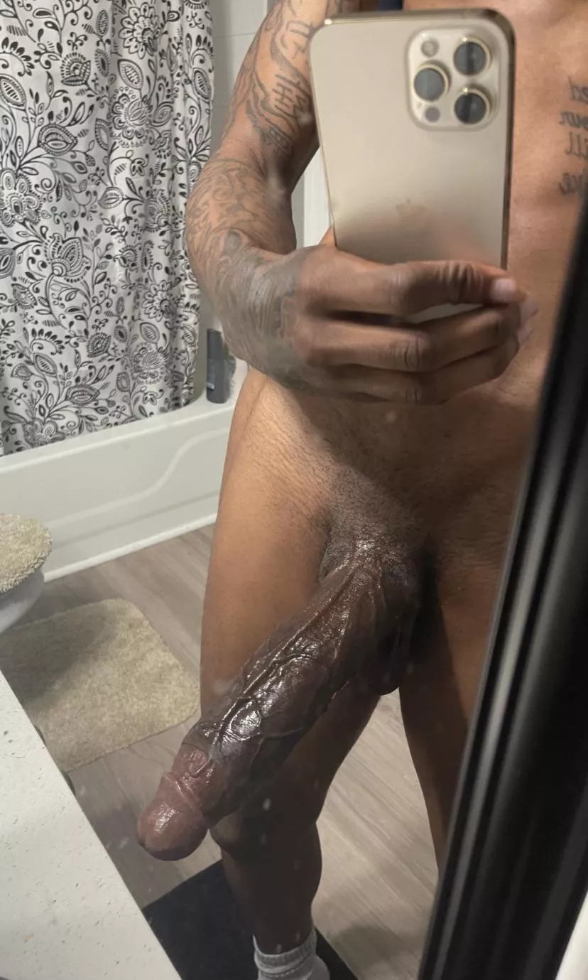 Does anyone like veiny cocks