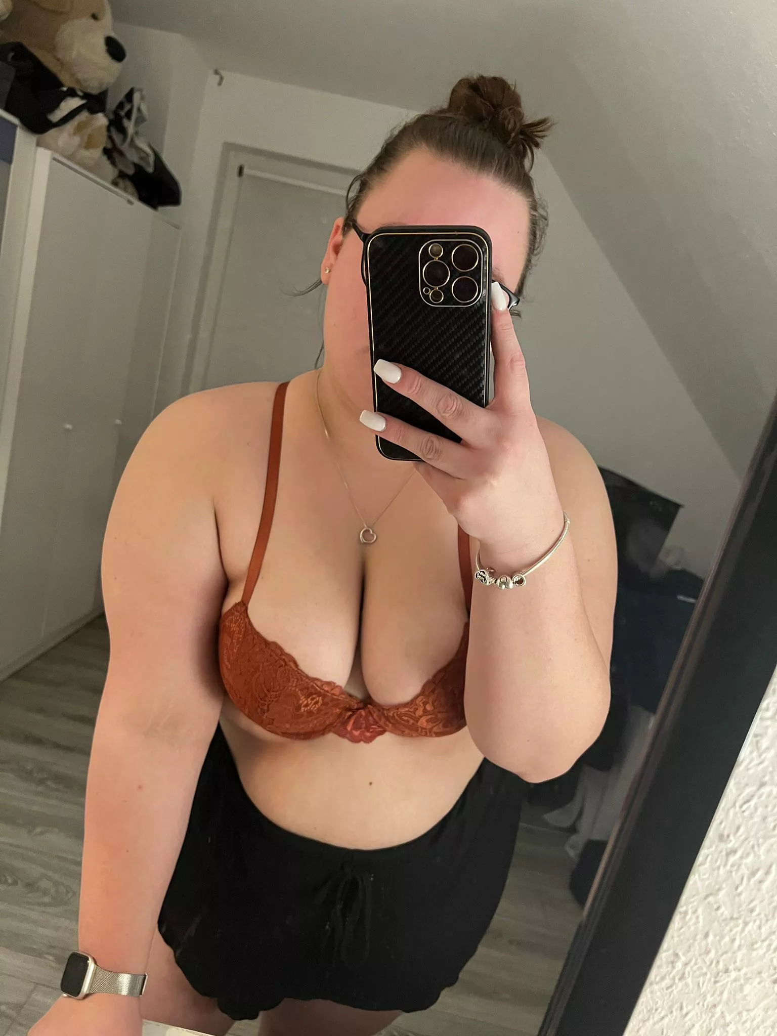 Does anyone want to suck my big tits 😜