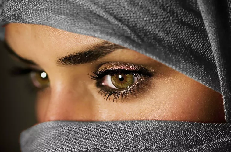 Every pretty girl I've been blown away by in the two years I've been on Reddit.