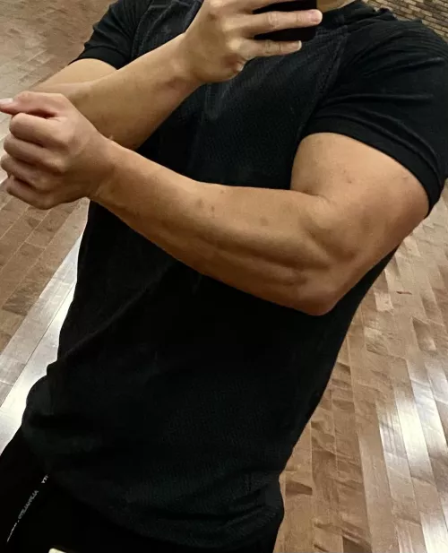 For those who appreciate the back of the forearm