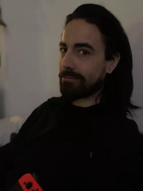 Good morning, playing Botw and a shave is needed