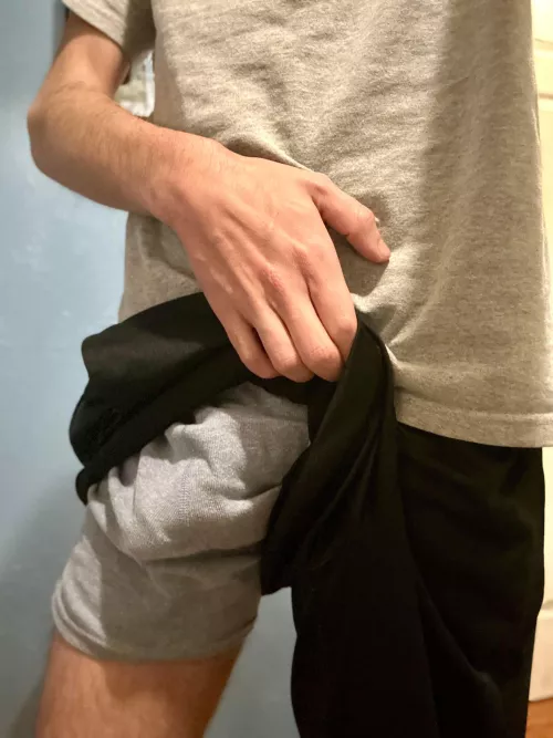 Got a boner while cleaning 🙄🤣