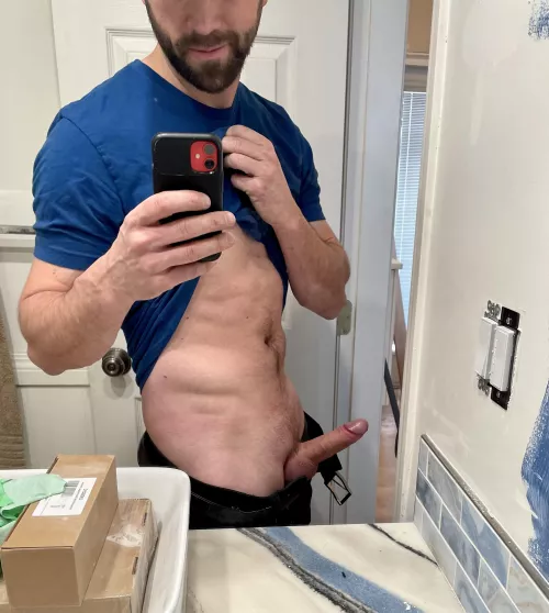 Had to take a sneaky work pic. To many sexy posts on r/gonewild got me going 🥵