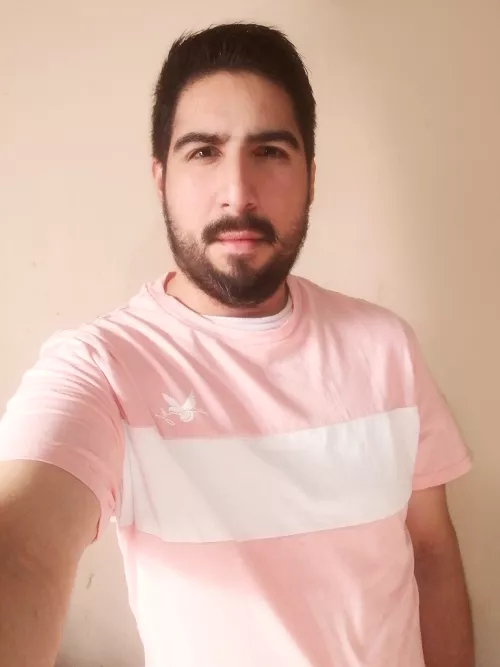 Happy new year to all beautiful single gaymers. Single af here lol