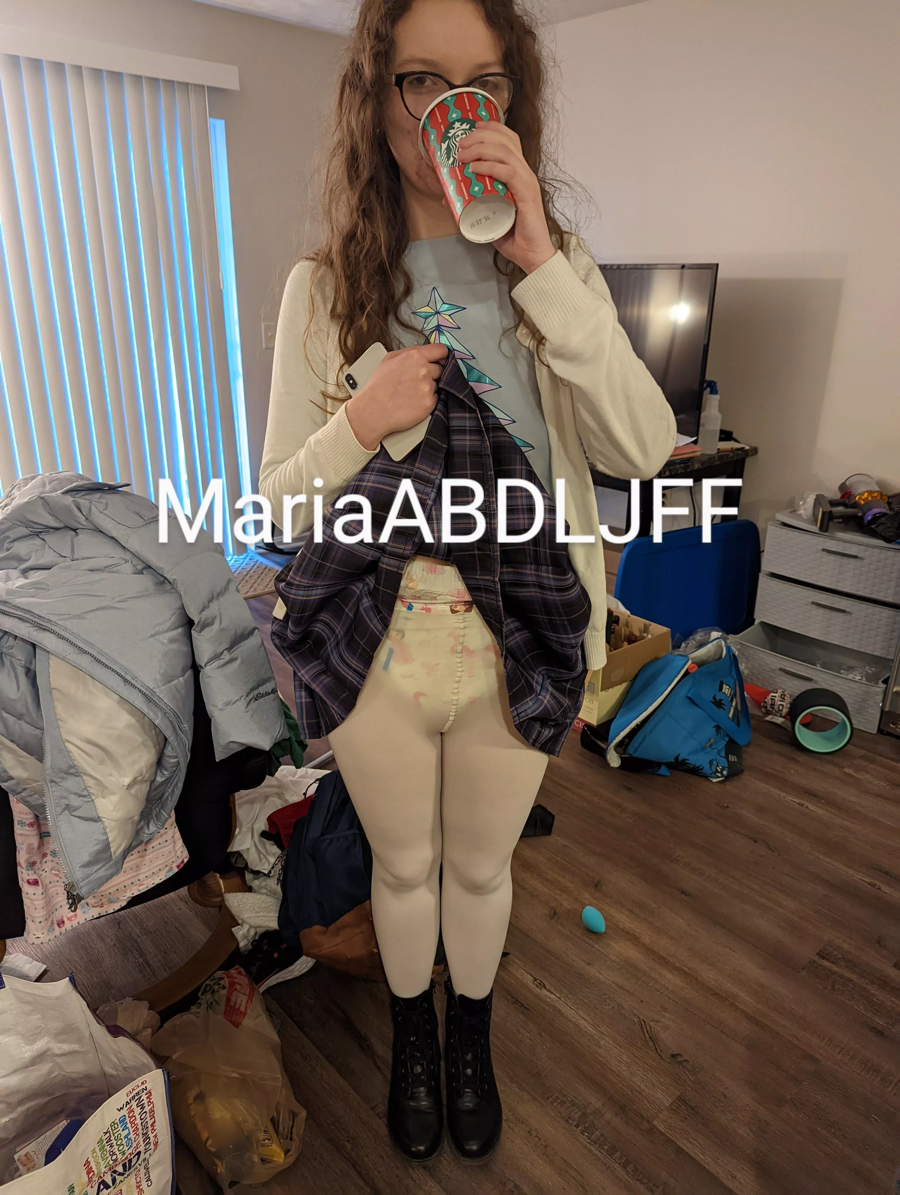 Here's an old photo from my previous insta account. Coming home from school like.... 🎒🏫🚸🗓️👩‍🏫