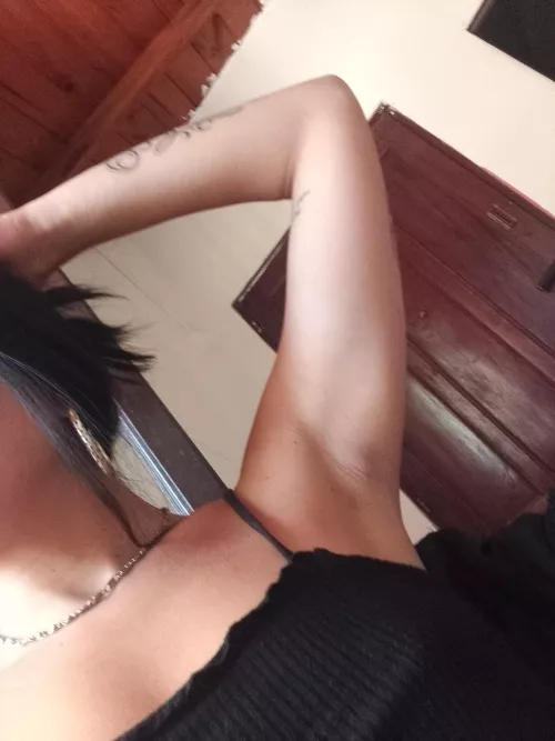 hot day 🥵 I would like some massages after a cool shower 💦