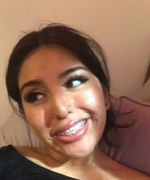 i love showing off my latina gf for your cocks 😂