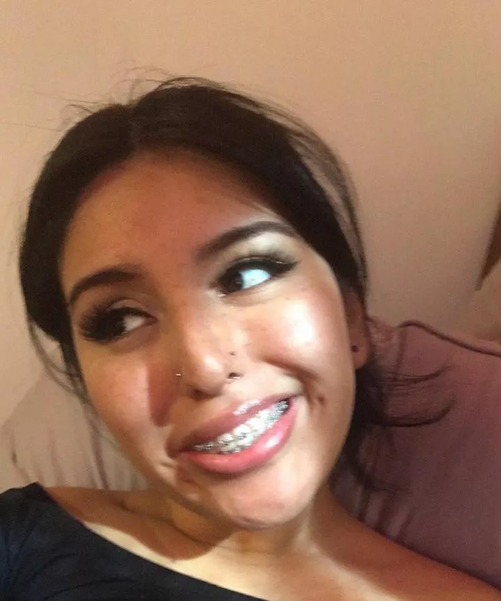 i love showing off my latina gf for your cocks 😂