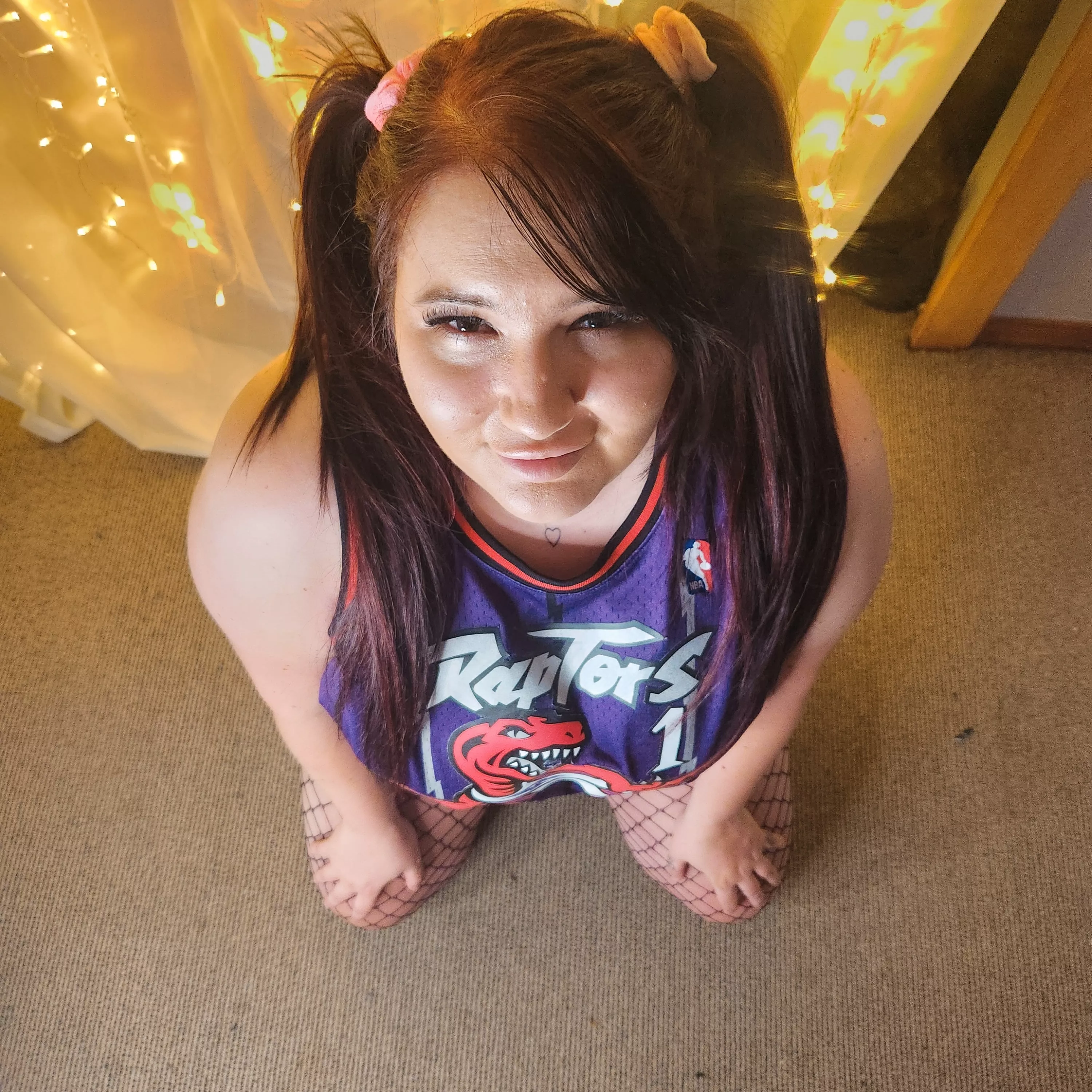 im in the perfect position for you to cum all over my face,