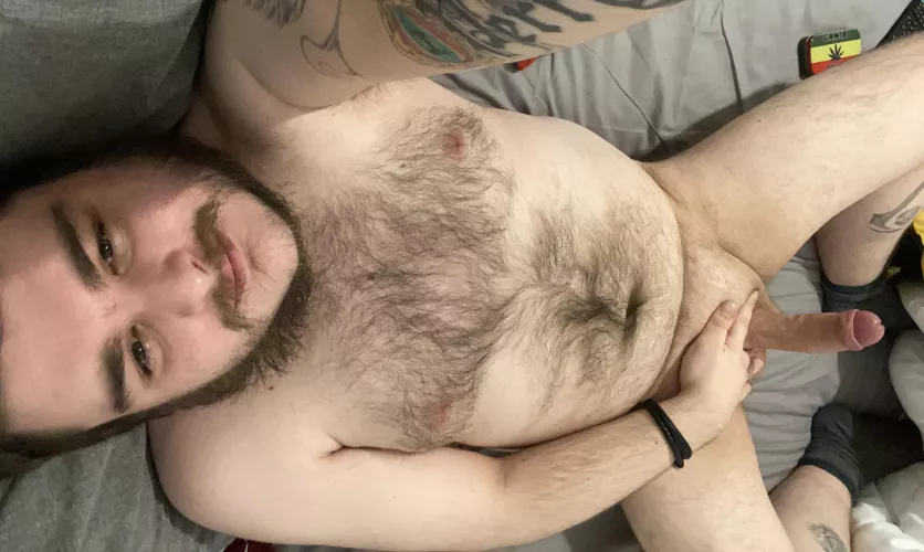 Just a thicc hairy dude looking for a thicc lady