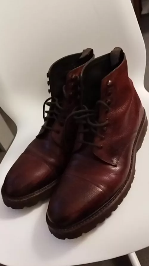 Loake, Size 10, Reynolds with a combat sole. I need these boots in black. Any suggestions?