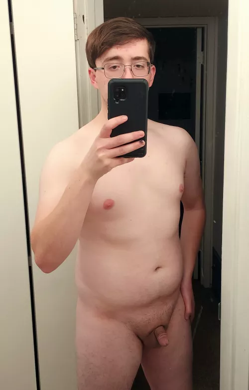 (M) Just a quick selfie, how do I look?