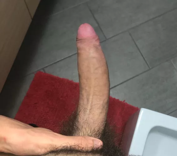 M18 hung looking for other hung bros (20cm or more, no fakes). Lorandi.andrea