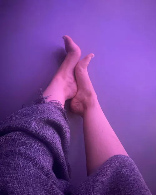 Morning feet stretch 🧘‍♀️