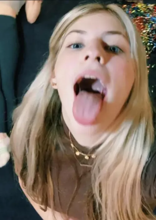 Name and more pics🥵