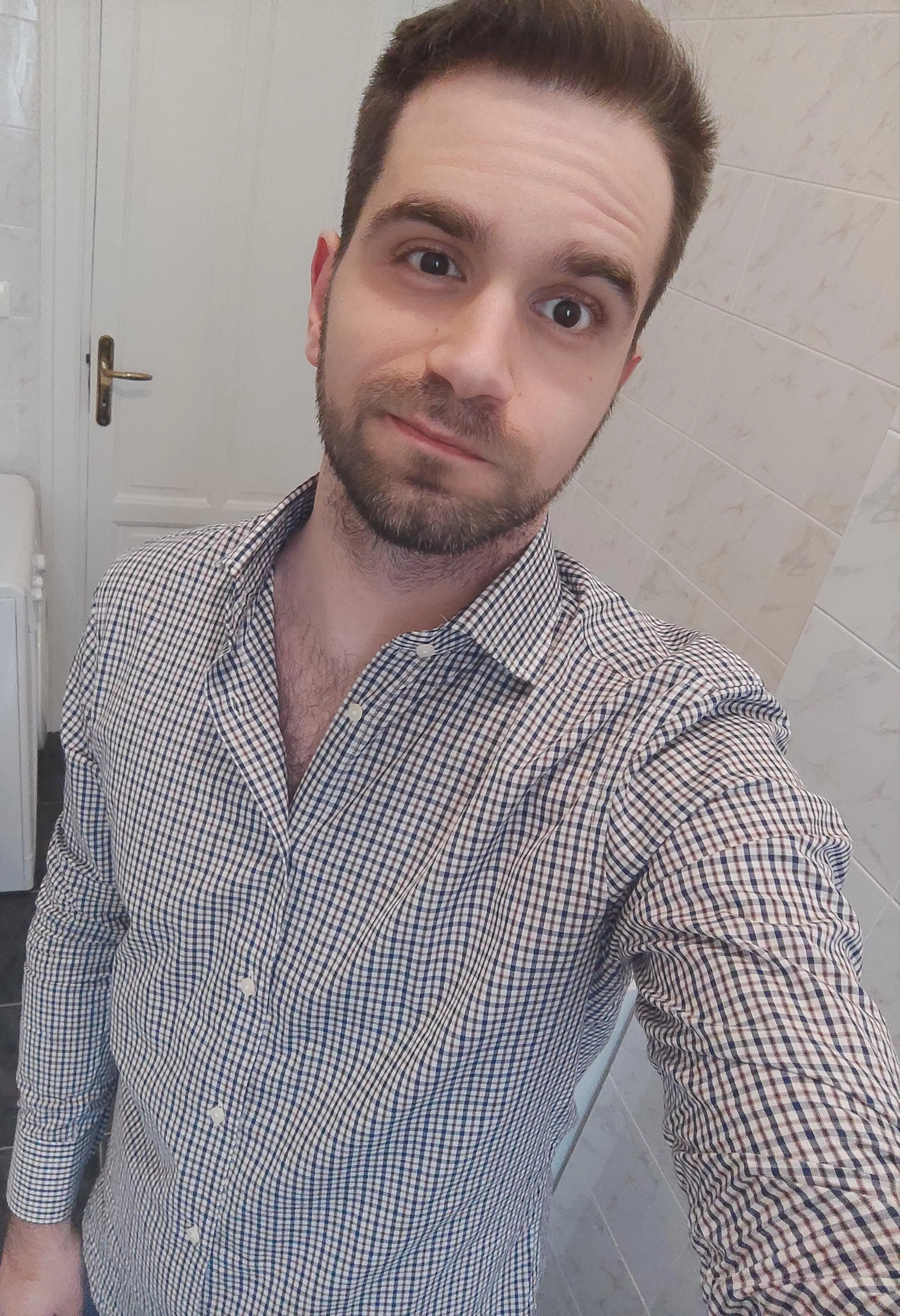 oh man, I truly don't know how to take a normal selfie. 🤷‍♂️