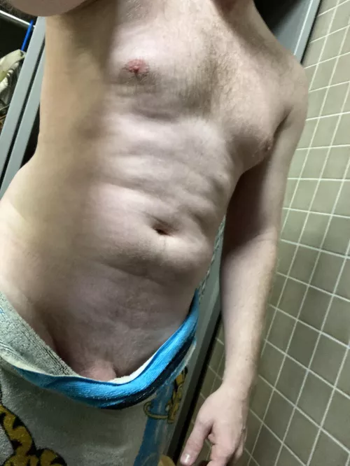 Pool workout and shower ✅ let’s get this day going