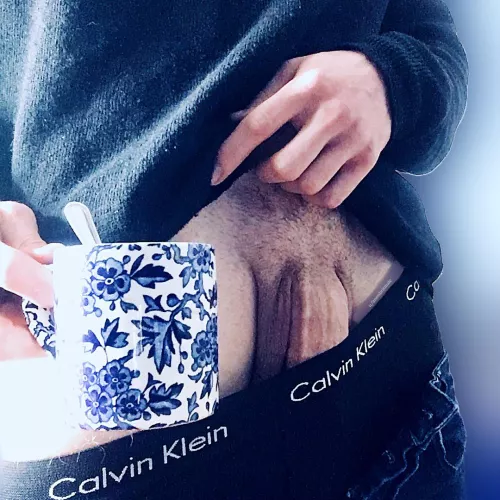 Quick coffee break flash then back to the grind 🥱 ☕️