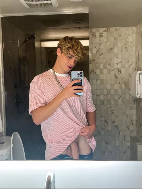 Ready to go out and have some fun any volunteers ? Lady’s hit(m)e up